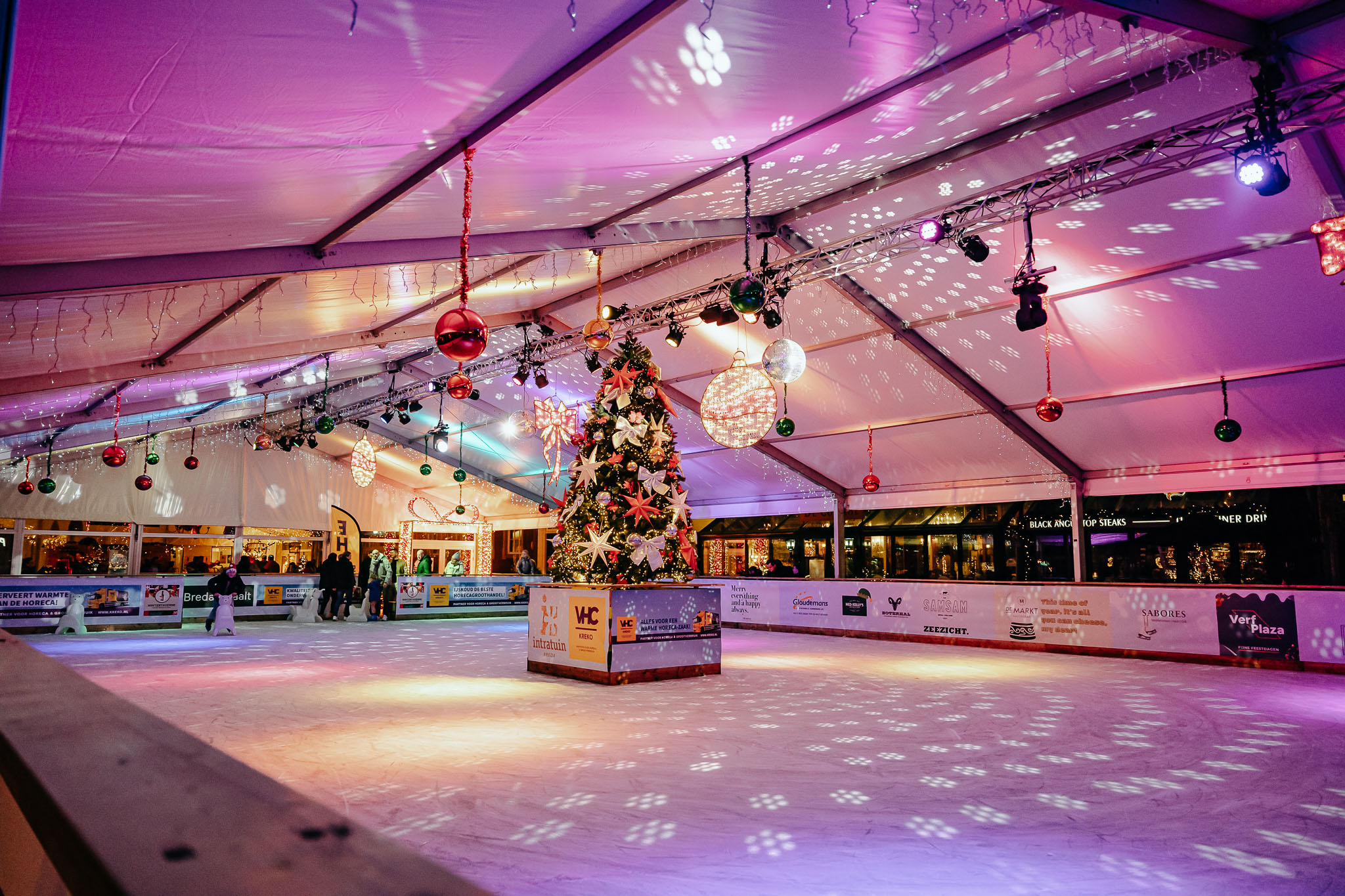 IJsplein Breda: overdekte schaatsbaan en Wintertaverne keren terug naar de Grote Markt